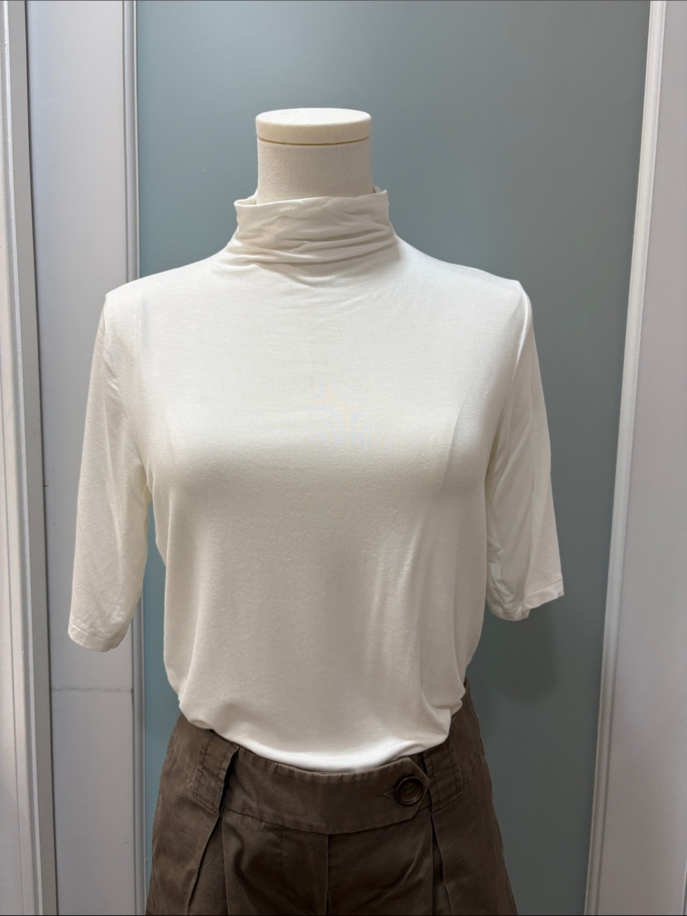 Vince Off-White Short-Sleeve Mock Neck Top